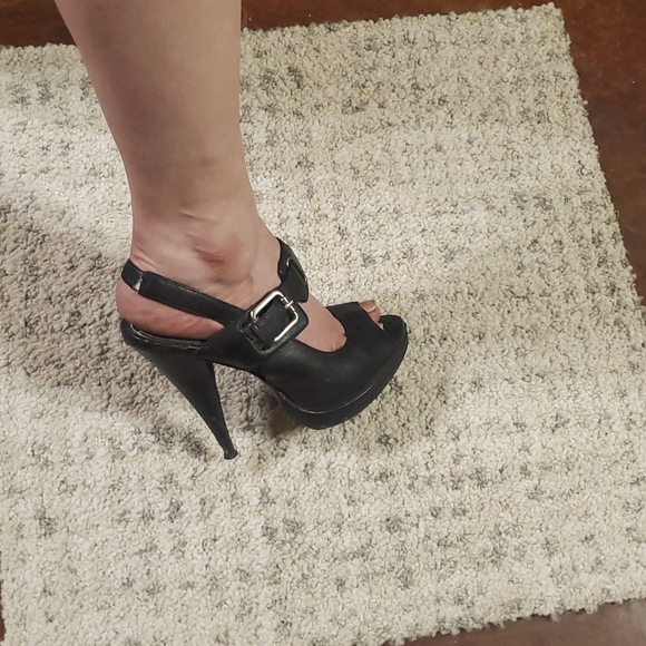 🪩 DISCO DEALS FERGI sling back, peeptoe platform pumps - Picture 3 of 6